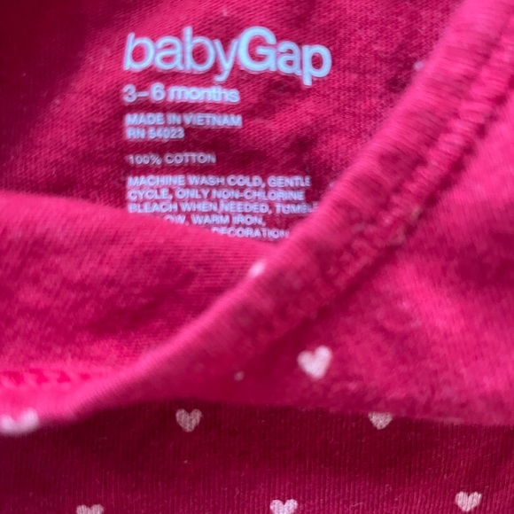 Baby Gap Heart Onesie 3-6 Months - Picture 3 of 3
